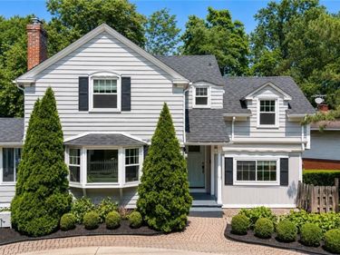 212 Chagrin Boulevard, Chagrin Falls, OH 44022