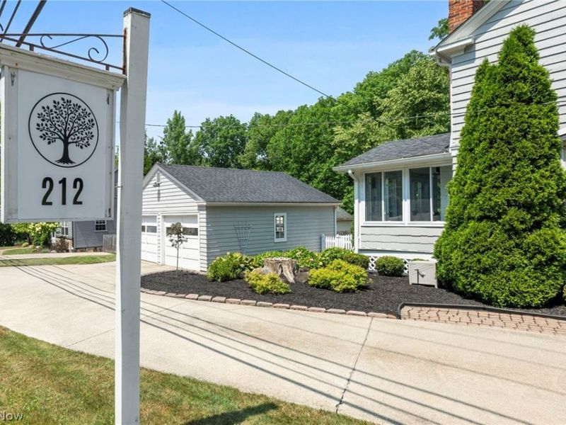 212 Chagrin Boulevard, Chagrin Falls, OH 44022 Photo 3