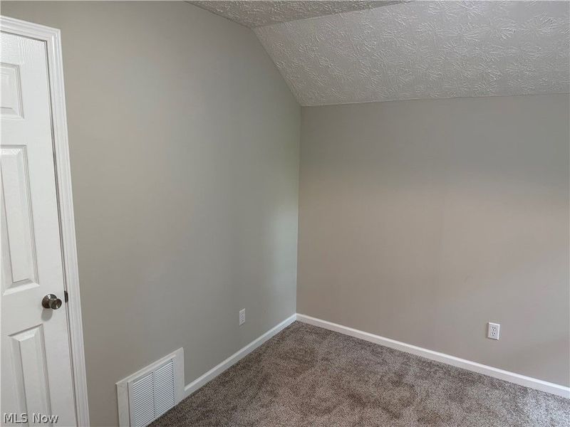 858 Forrest Drive, Akron, OH 44306 Photo 14