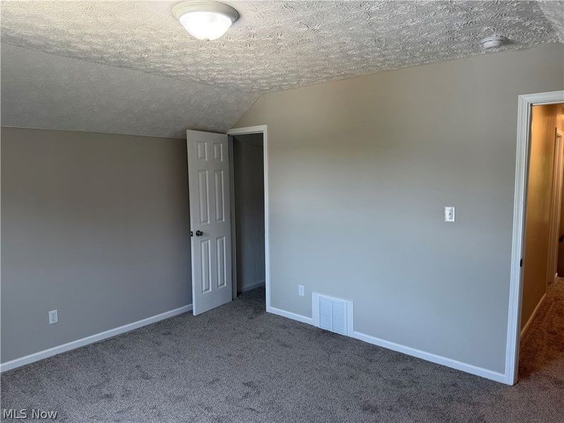 858 Forrest Drive, Akron, OH 44306 Photo 17