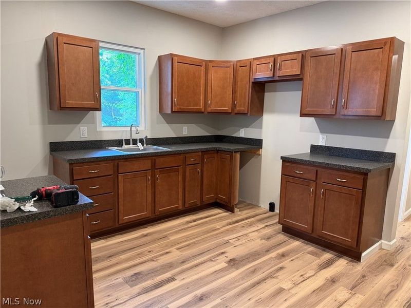 858 Forrest Drive , Akron, OH 44306 Photo 6