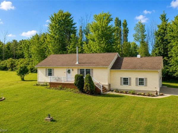 6077 Weaver Road, Conneaut, OH 44030
