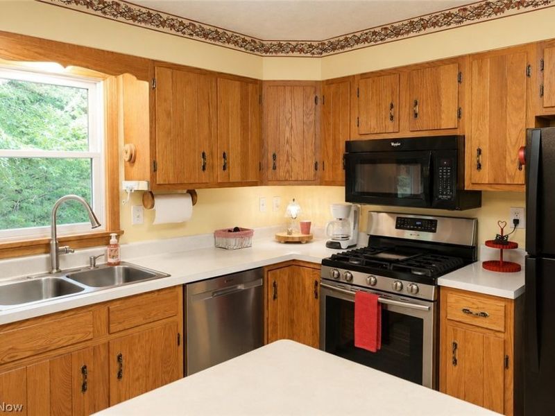 6077 Weaver Road, Conneaut, OH 44030 Photo 3