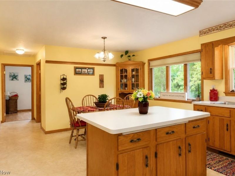 6077 Weaver Road, Conneaut, OH 44030 Photo 4