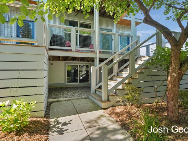 2106 Celadon Drive NE, Unit 34, Grand Rapids, MI 49525