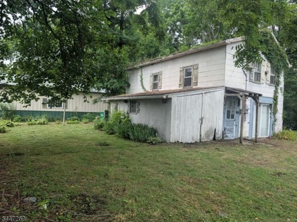 141 4Th St, Belvidere, NJ 07823