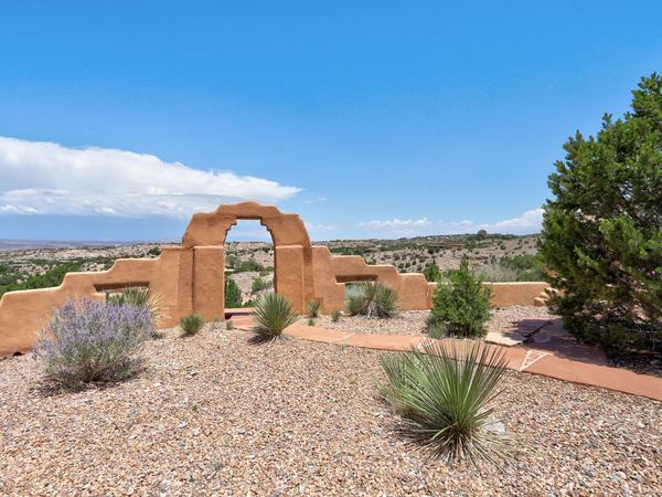 90 Homesteads Road, Placitas, NM 87043
