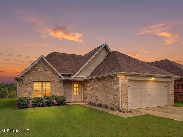 3912 Shae Pierce Drive, Southaven, MS 38671