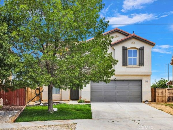 9400 Azurite Avenue , Hesperia, CA 92344
