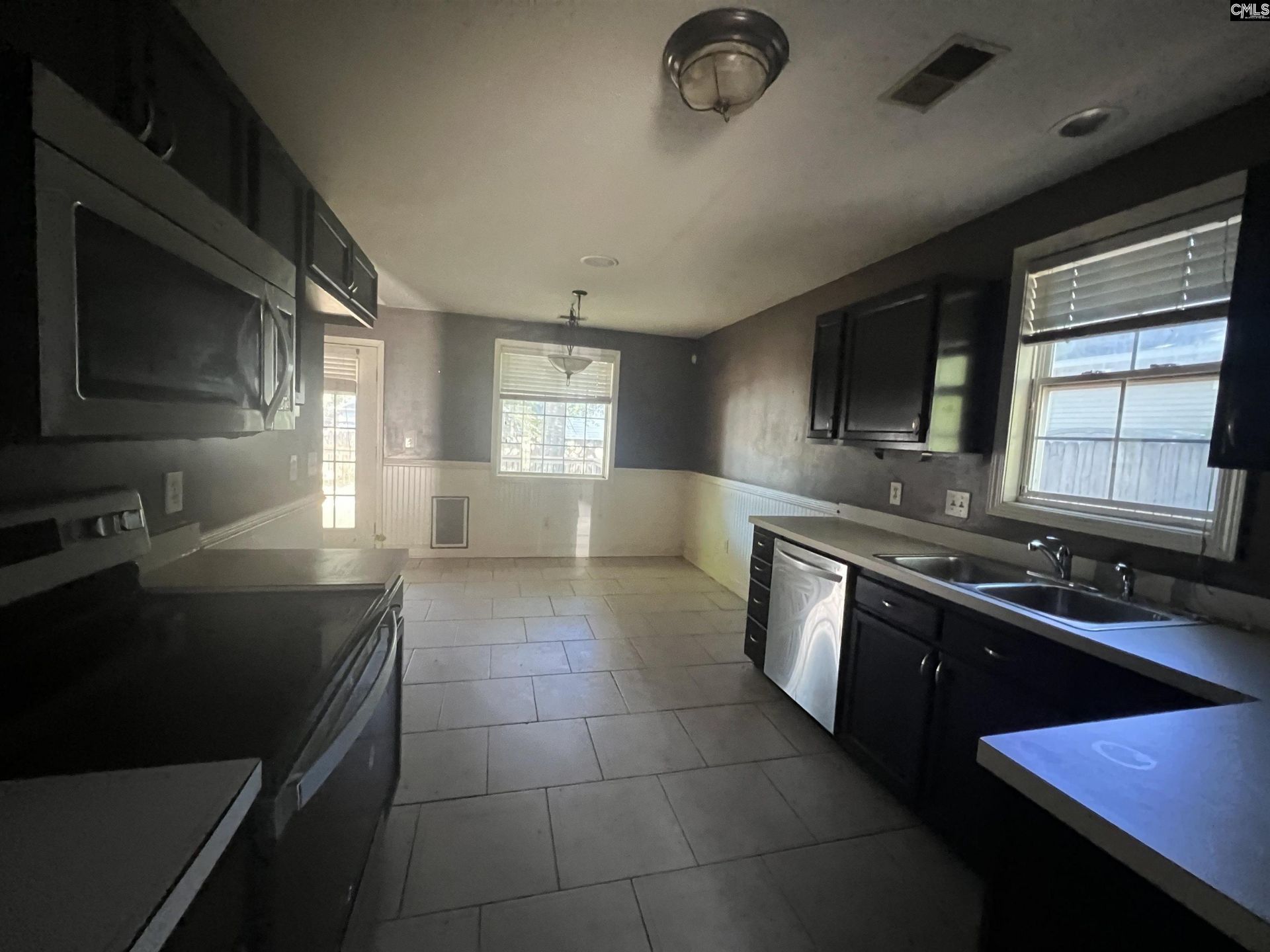 505 Burnside Drive  Photo 5