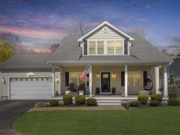 10 Charles View Ln, Unit 10, Medway, MA 02053