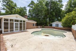 302 W Raft St.  photo 4