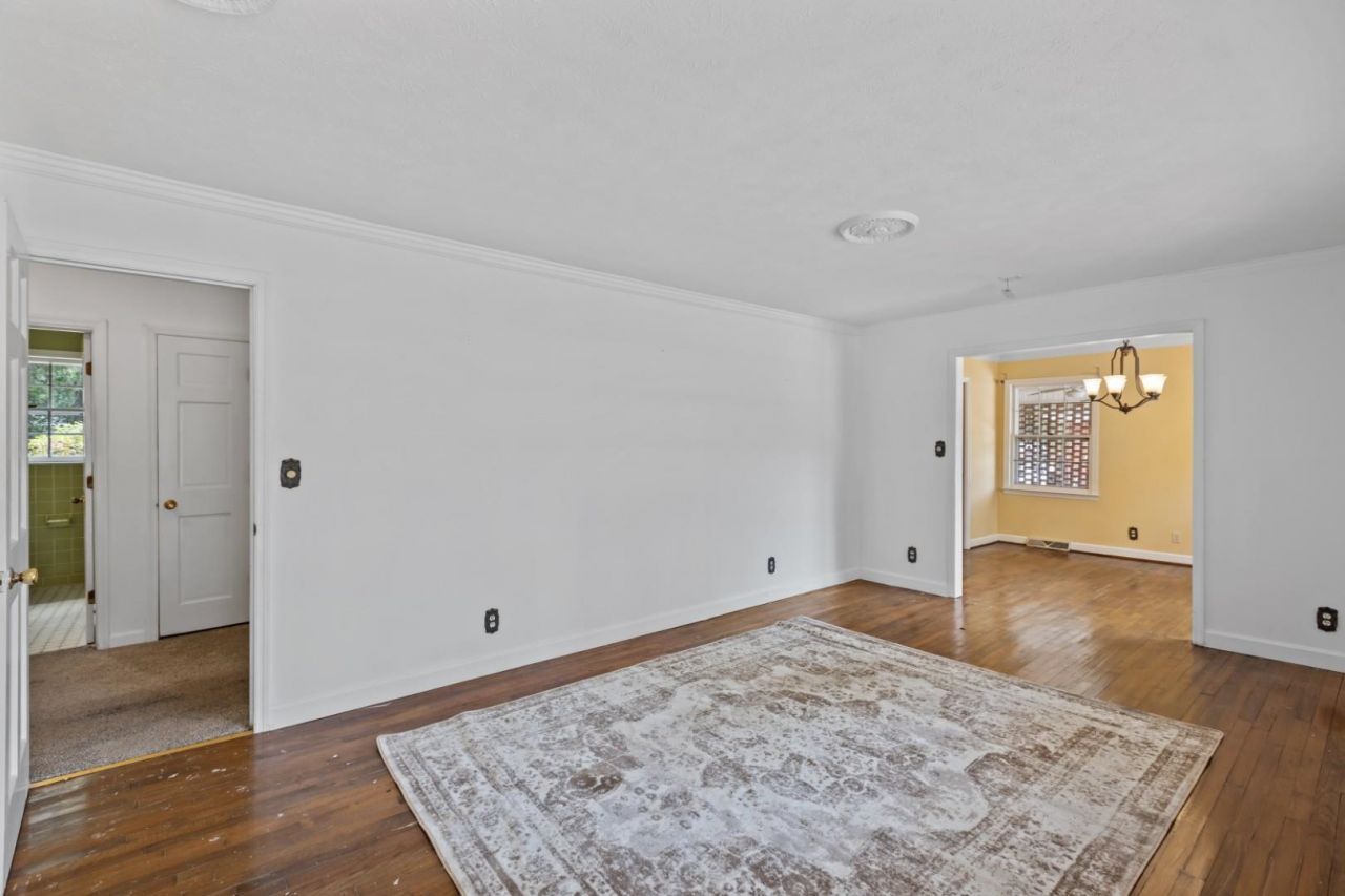 302 W Raft St.  Photo 6