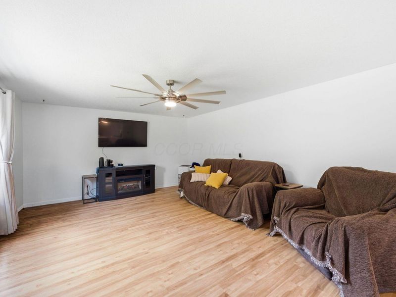 714 Streamwater Drive , Blacklick, OH 43004 Photo 3