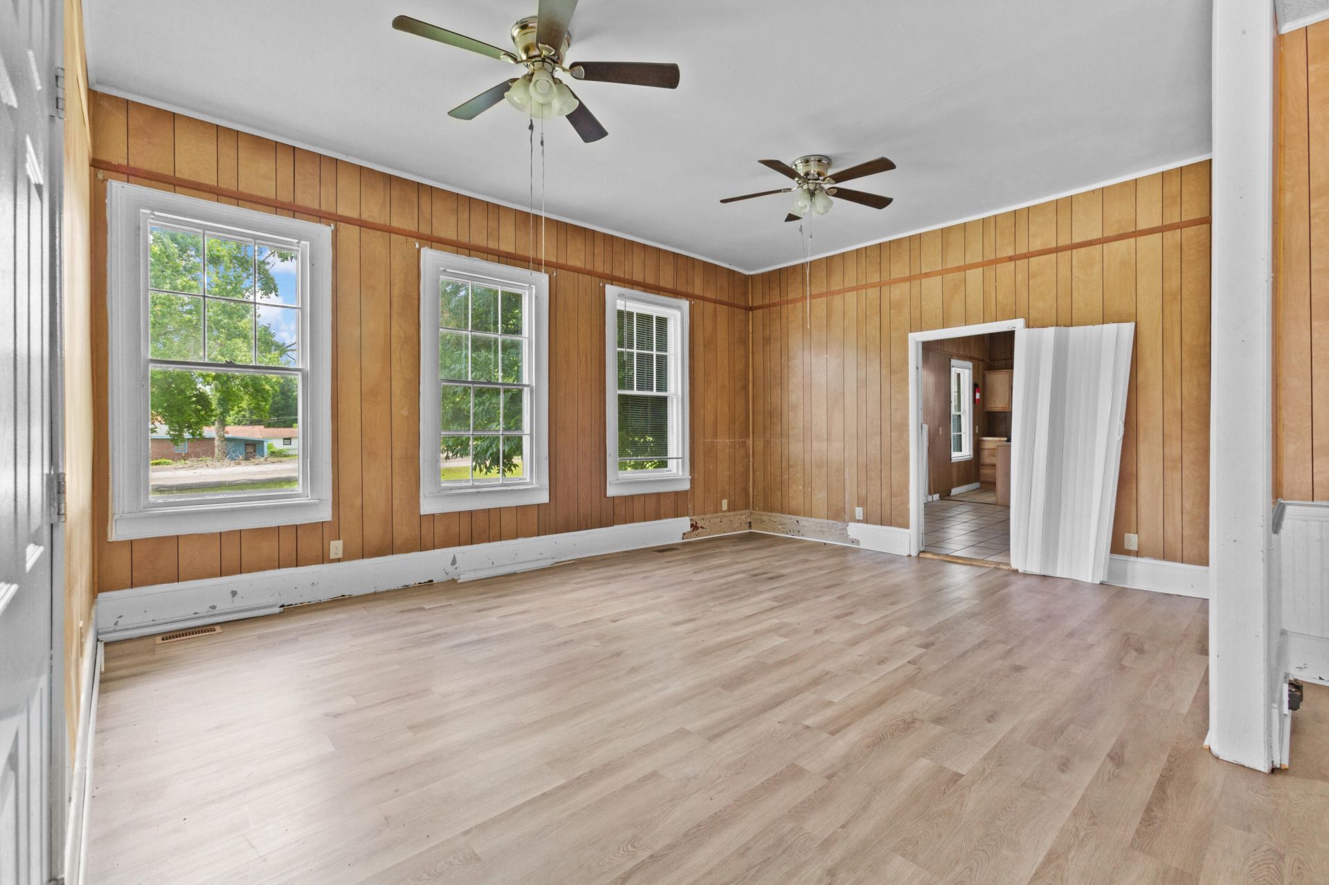 214 Dutton Street Photo 12