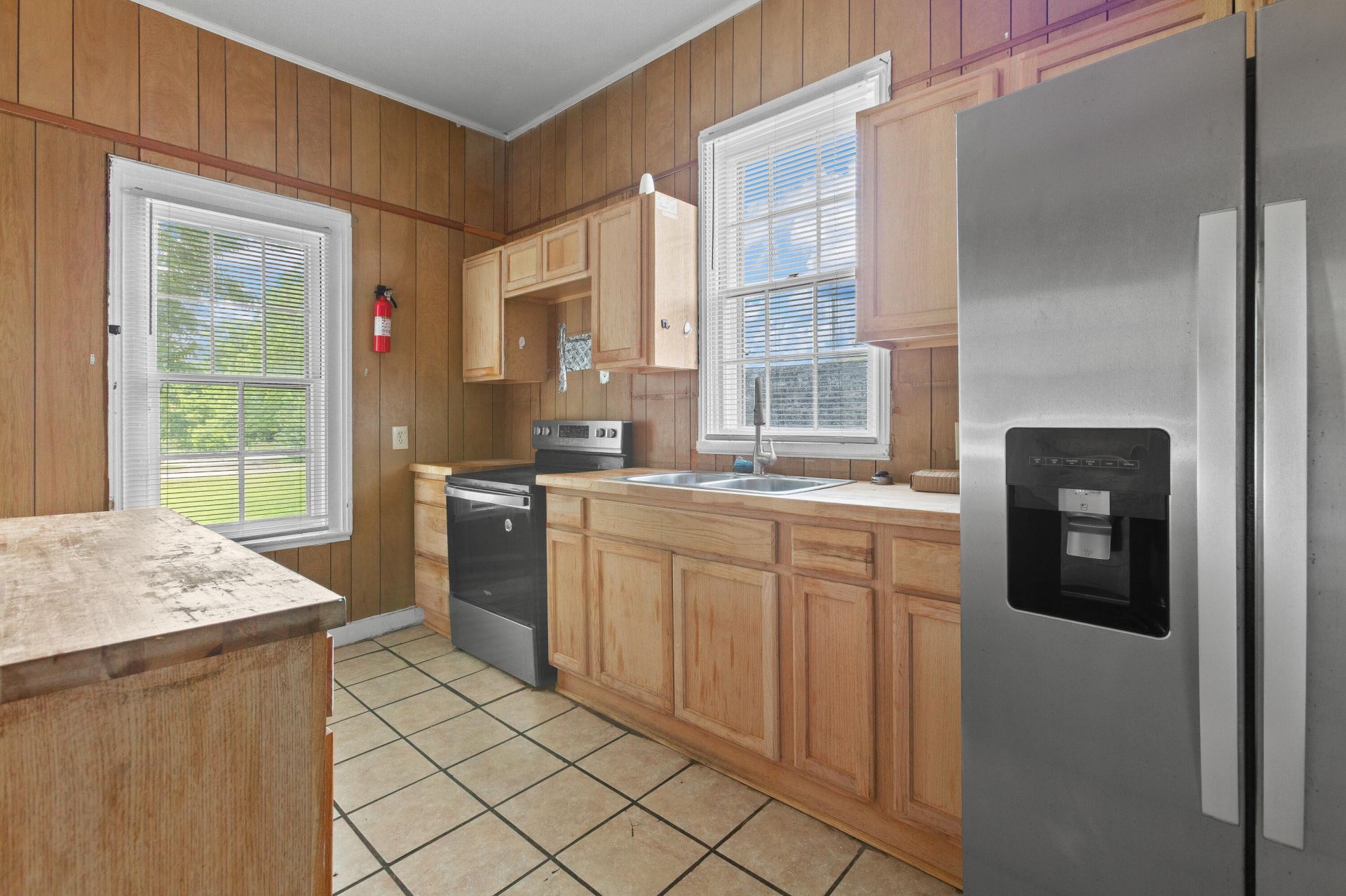 214 Dutton Street Photo 15