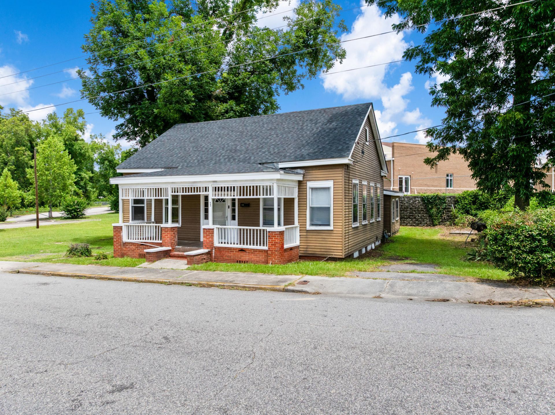214 Dutton Street Photo 22