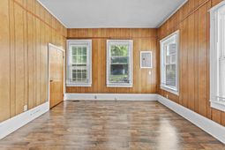 214 Dutton Street photo 4