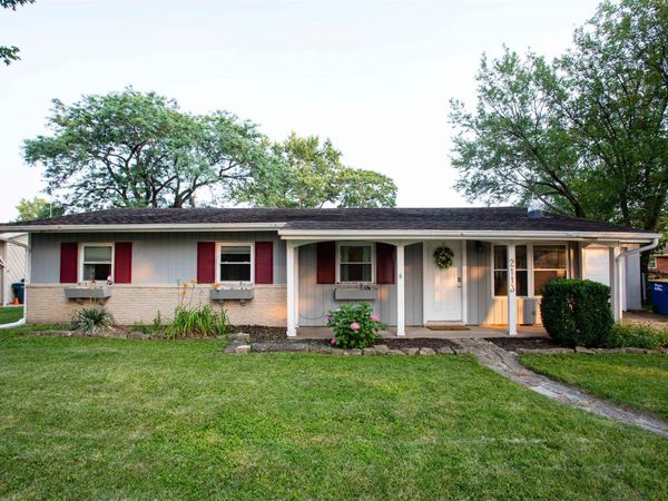 2113 W Surrey Drive, Muncie, IN 47304