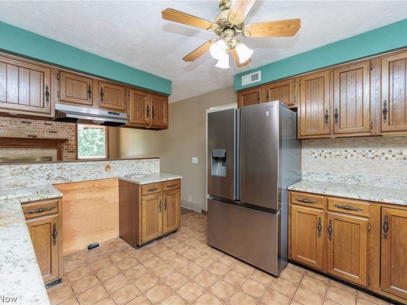 2520 W Skyline Drive, Lorain, OH 44053 Photo 9