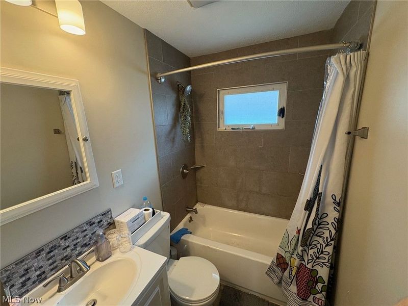 18604 Flamingo Avenue, Cleveland, OH 44135 Photo 12