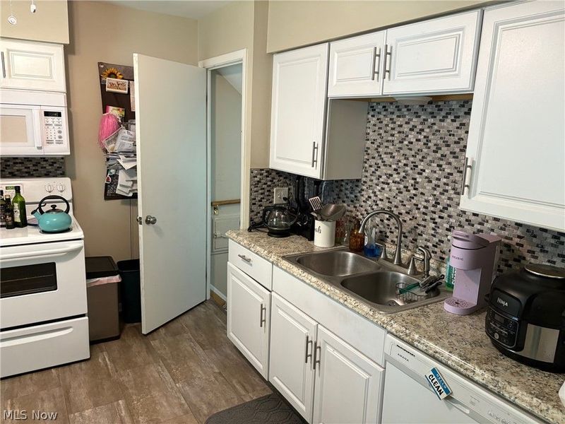 18604 Flamingo Avenue, Cleveland, OH 44135 Photo 18