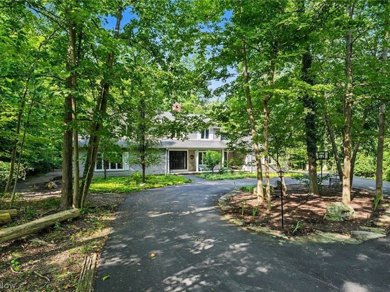 7850 Mayfield Road, Gates Mills, OH 44040 Photo 2