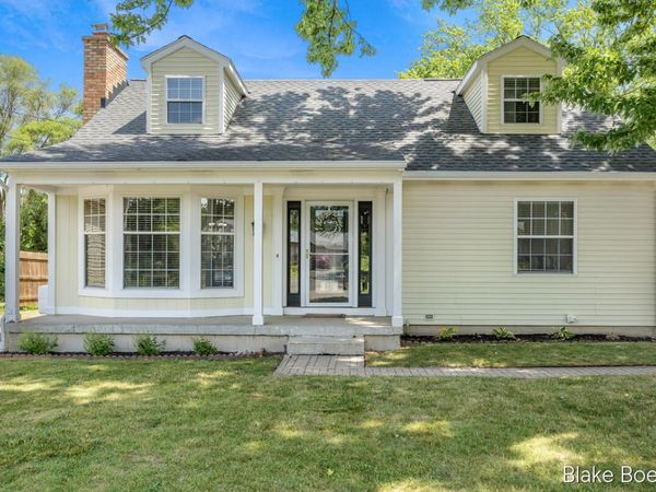 118 Lauderdale Avenue NE, Grand Rapids, MI 49546