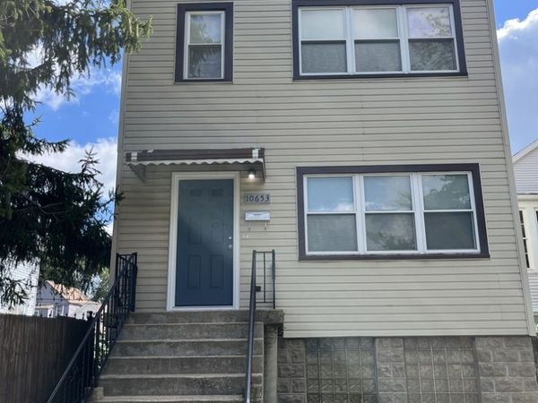 10653 S Mackinaw Avenue, Chicago, IL 60617