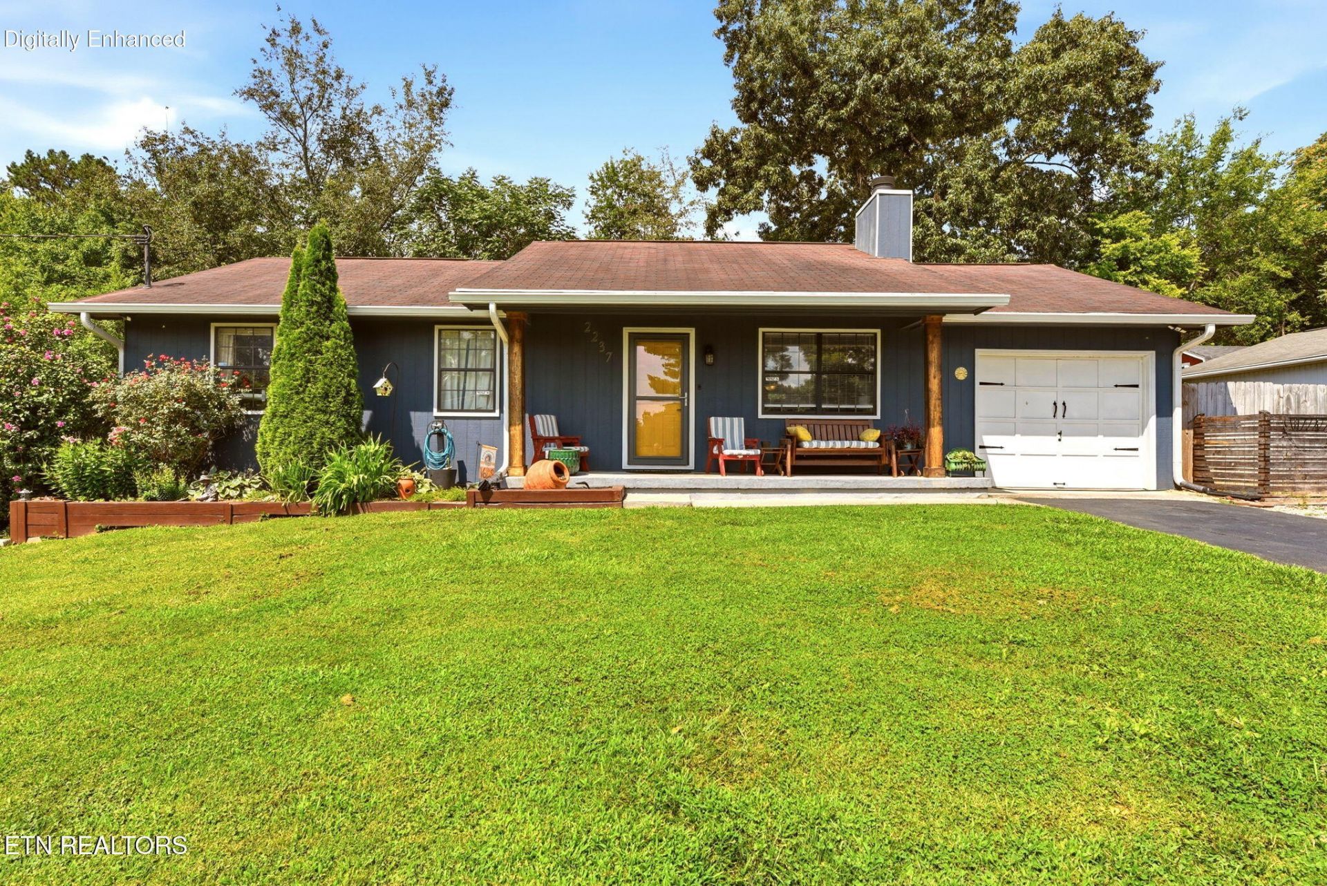 2237 Quail Hollow Rd, Knoxville, TN 37923 Main Photo