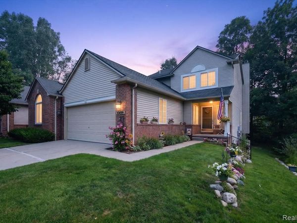 10499 Viewtop Court, Hartland Twp, MI 48353