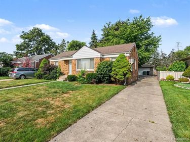 6350 Robinson Avenue, Allen Park, MI 48101