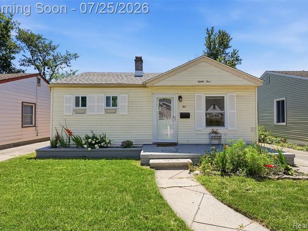 84 E Kalama Avenue, Madison Heights, MI 48071