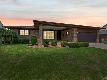 21580 Georgetown Road, Woodhaven, MI 48183