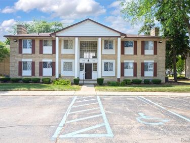 29289 Hayes Road, Warren, MI 48088