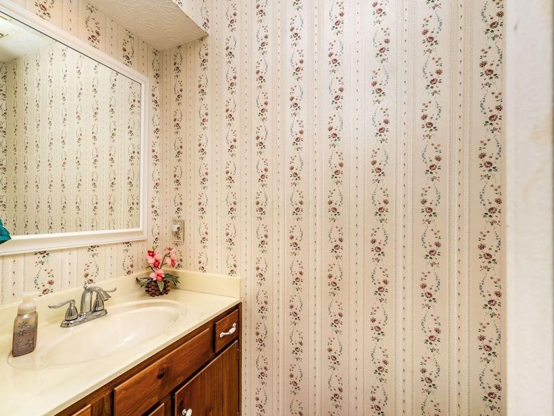 6379 Rugosa Avenue, Reynoldsburg, OH 43068 Photo 14