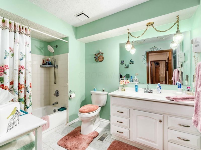 6379 Rugosa Avenue, Reynoldsburg, OH 43068 Photo 18