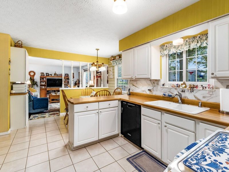 6379 Rugosa Avenue, Reynoldsburg, OH 43068 Photo 8
