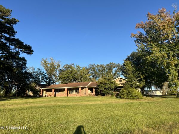 2066 S 569 Highway, Liberty, MS 39645
