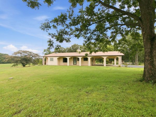 380 McIntosh Rd , Paris, TN 38242