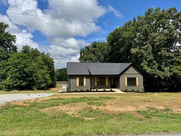 435 Blackey Bandy Rd , Bethpage, TN 37022
