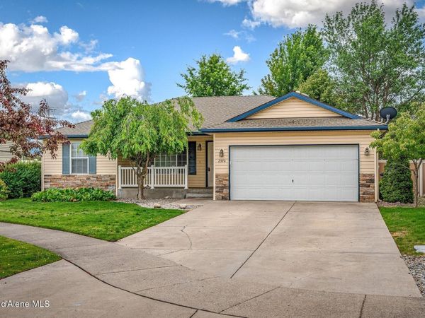 2570 N Sparrow Lp , Post Falls, ID 83854