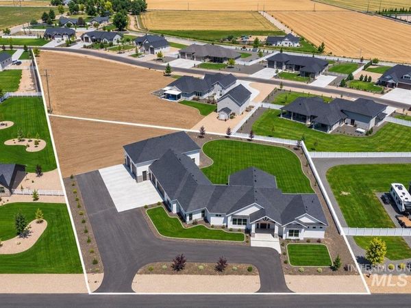 16876 Spring Meadow Dr, Caldwell, ID 83607