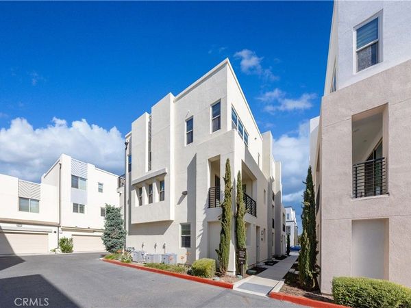 222 Harringay , Irvine, CA 92618