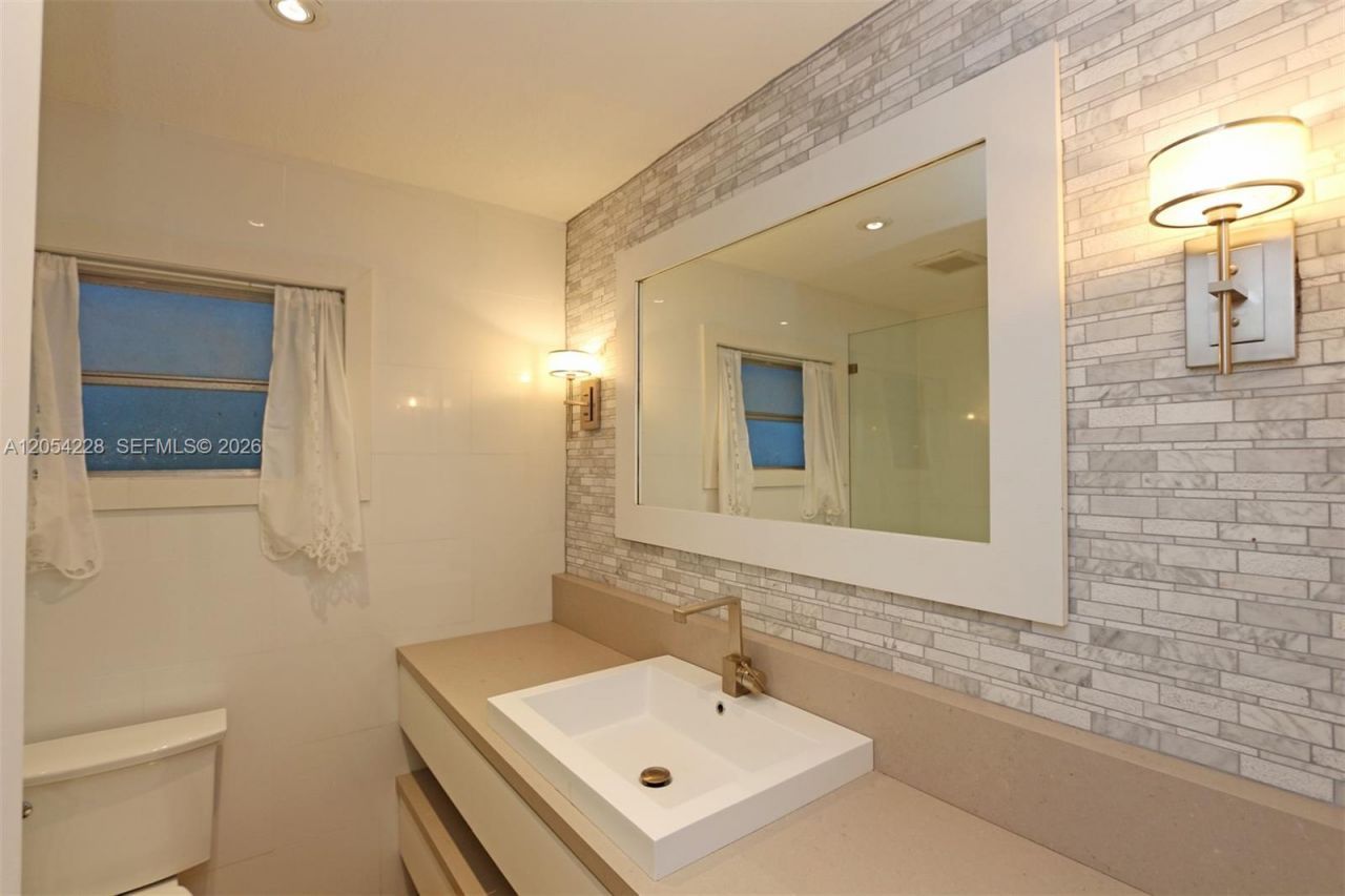 7570 SW 82nd St , Unit F212, Miami, FL 33143 Photo