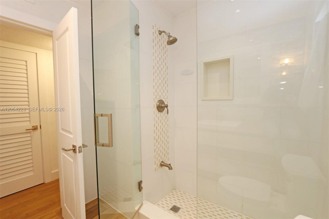 7570 SW 82nd St , Unit F212, Miami, FL 33143 Photo
