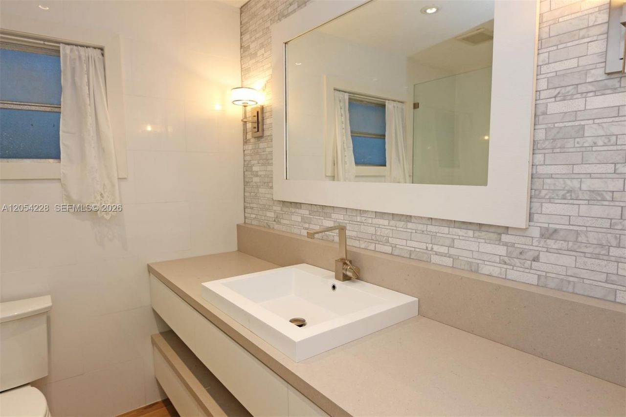 7570 SW 82nd St , Unit F212, Miami, FL 33143 Photo
