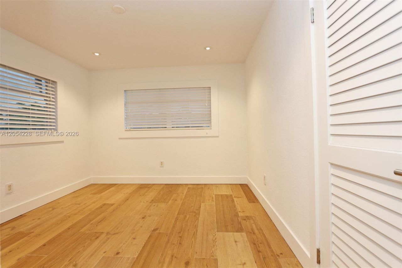 7570 SW 82nd St , Unit F212, Miami, FL 33143 Photo
