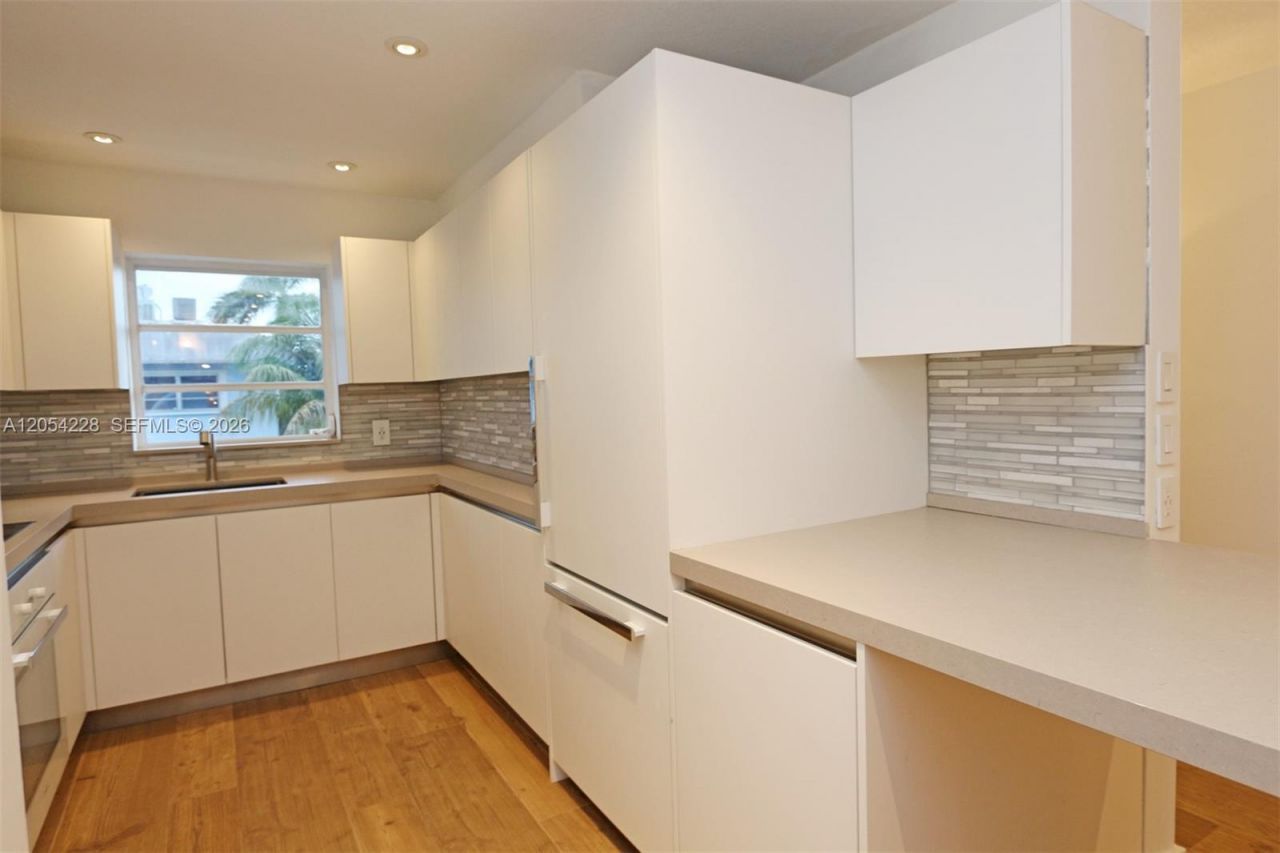 7570 SW 82nd St , Unit F212, Miami, FL 33143 Photo