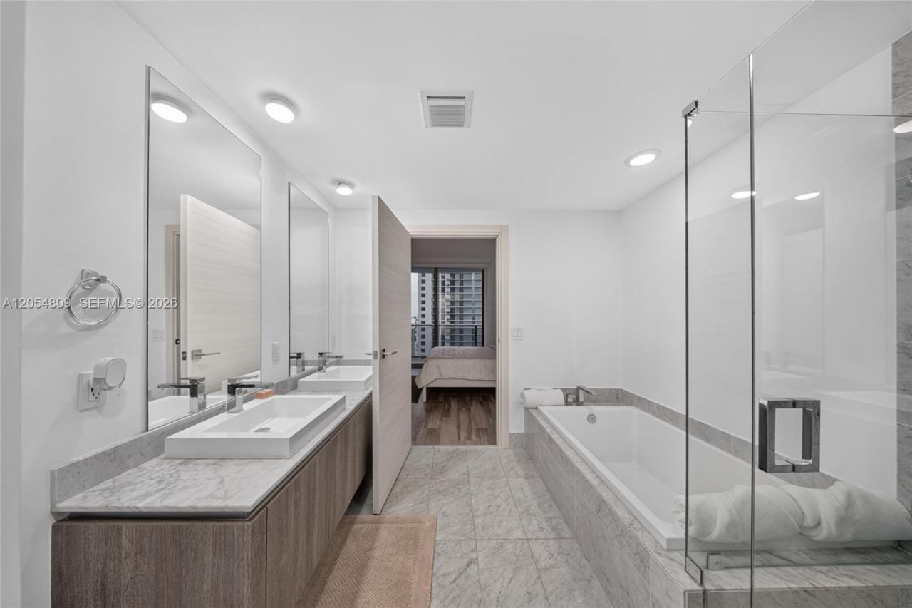801 S Miami Ave , Unit 3010, Miami, FL 33130 Photo
